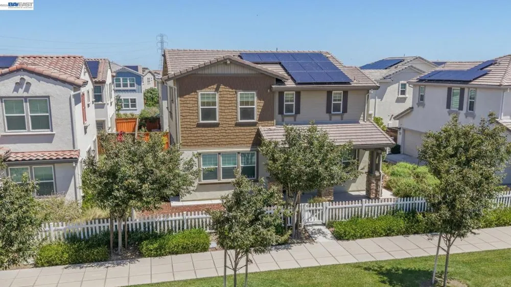233 E Central Pkwy Mountain House, CA 95391