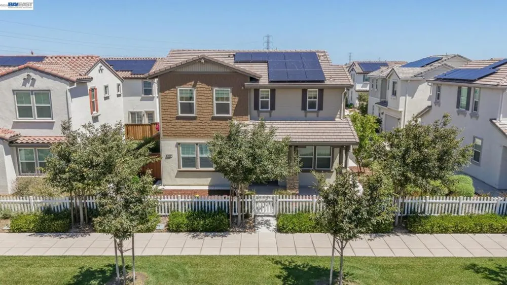 233 E Central Pkwy Mountain House, CA 95391