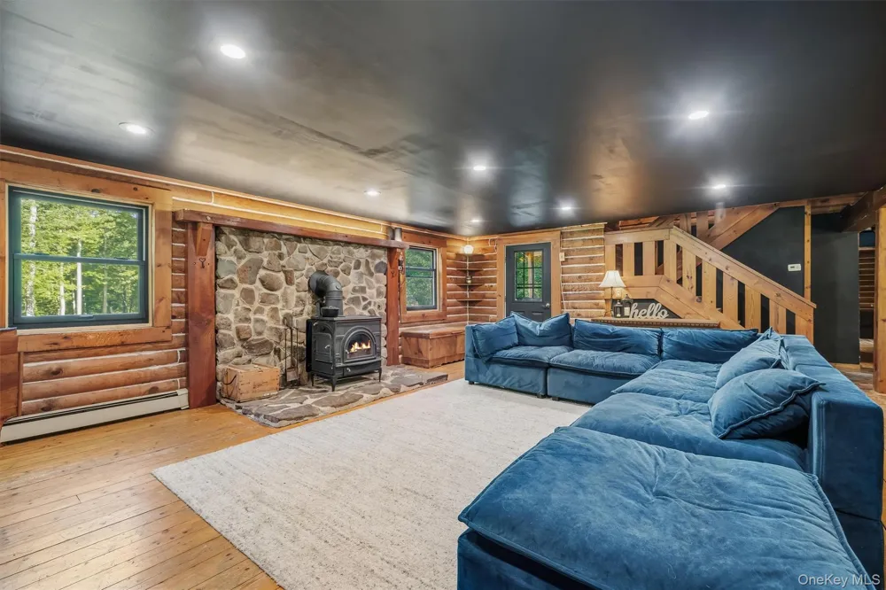 126 Lincolndale Washingtonville, NY 10992