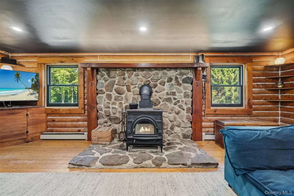 126 Lincolndale Washingtonville, NY 10992