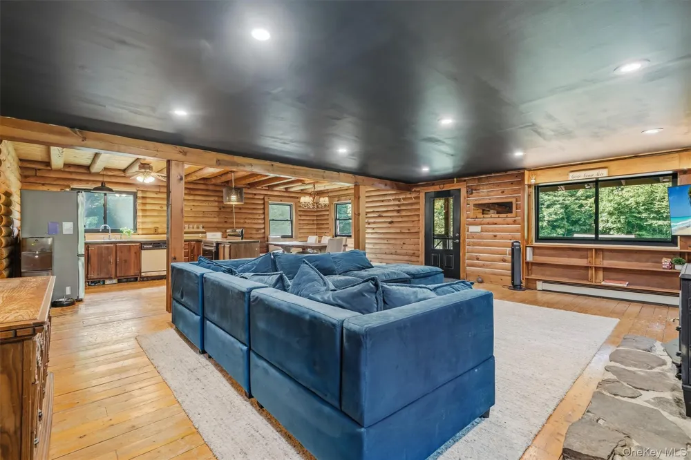 126 Lincolndale Washingtonville, NY 10992