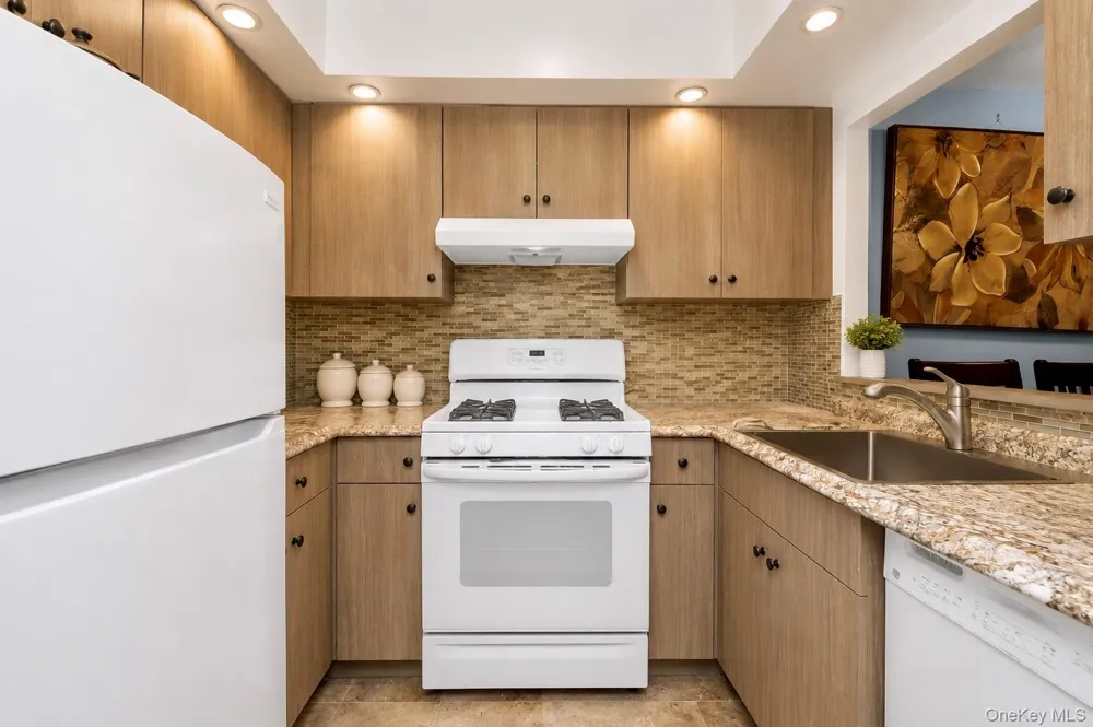 5536 69th Place #R3 Maspeth, NY 11378