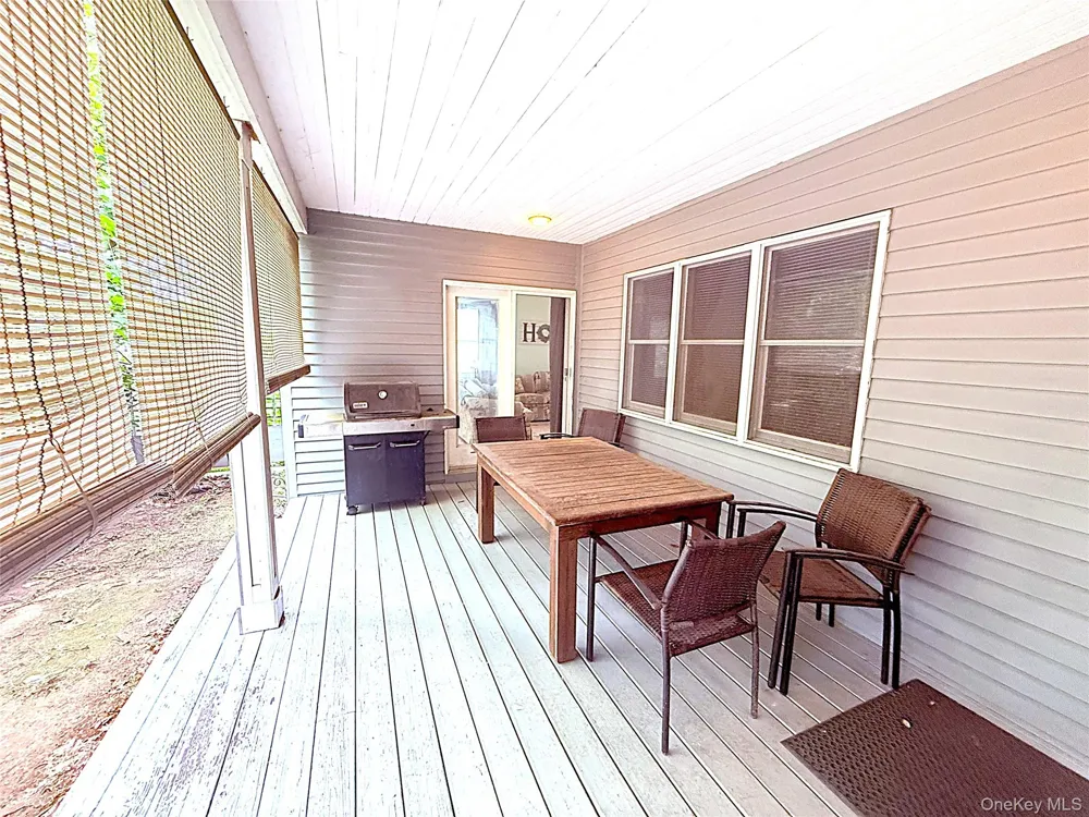 523 Hellwig Lane West Islip, NY 11795