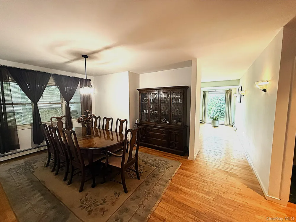 523 Hellwig Lane West Islip, NY 11795