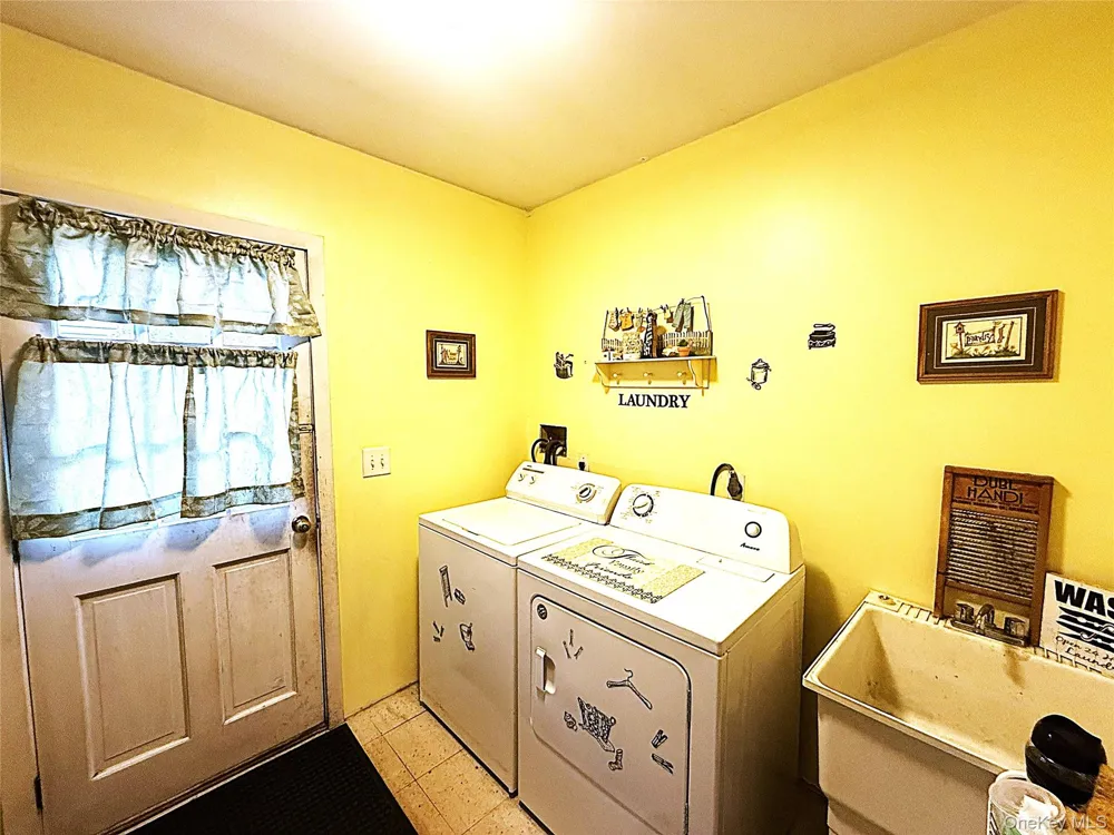 523 Hellwig Lane West Islip, NY 11795