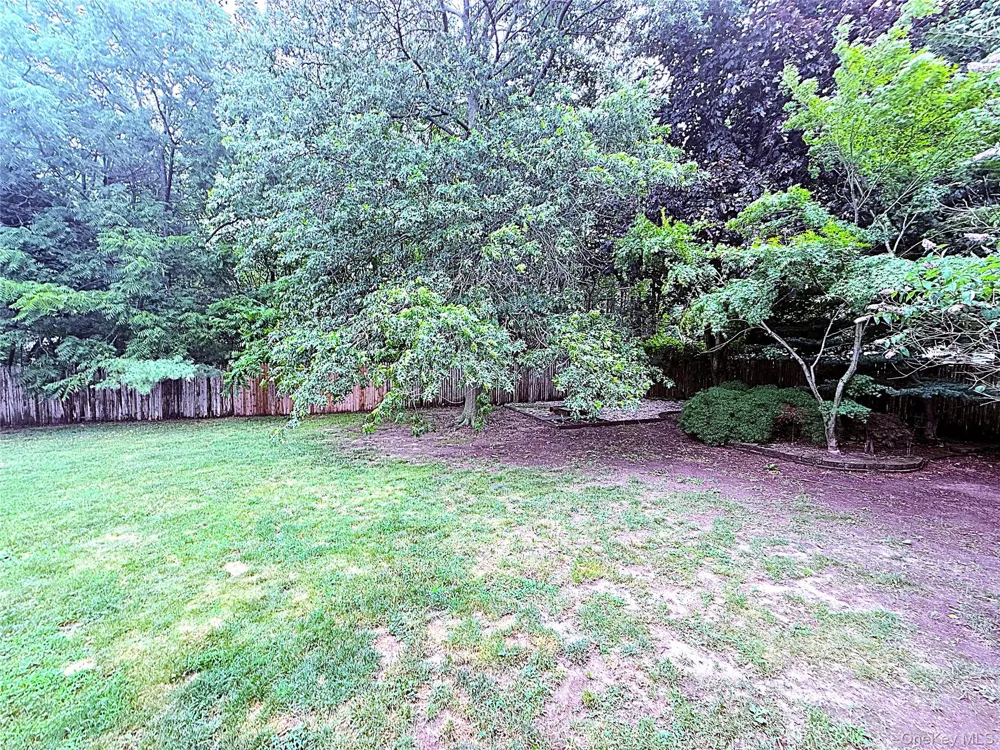 523 Hellwig Lane West Islip, NY 11795