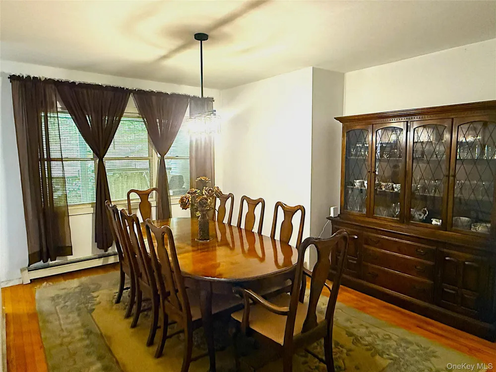 523 Hellwig Lane West Islip, NY 11795