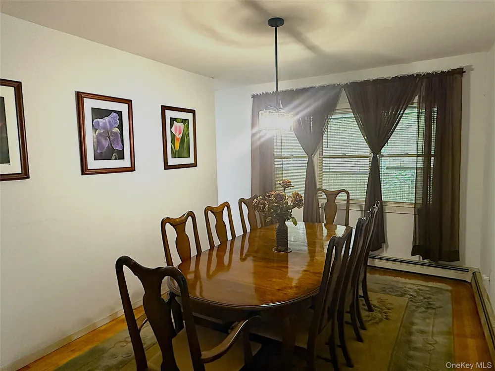 523 Hellwig Lane West Islip, NY 11795