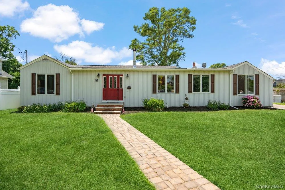76 Alton Road Babylon, NY 11702
