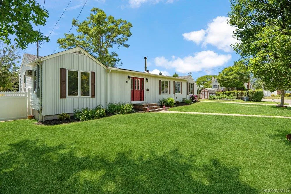 76 Alton Road Babylon, NY 11702