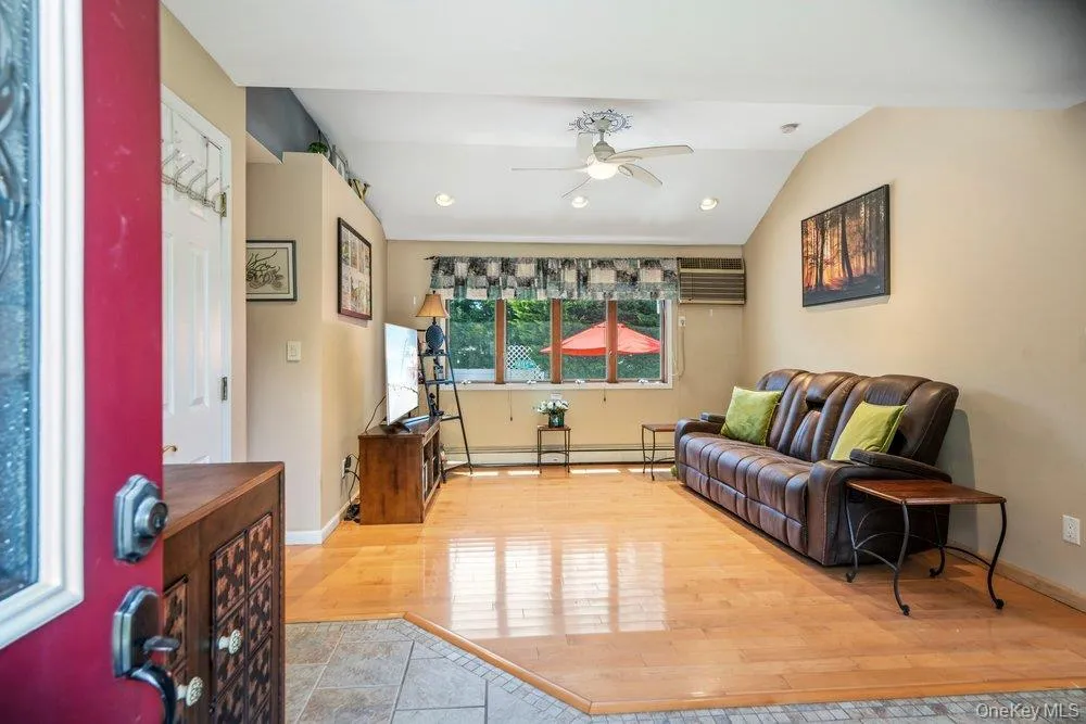 76 Alton Road Babylon, NY 11702