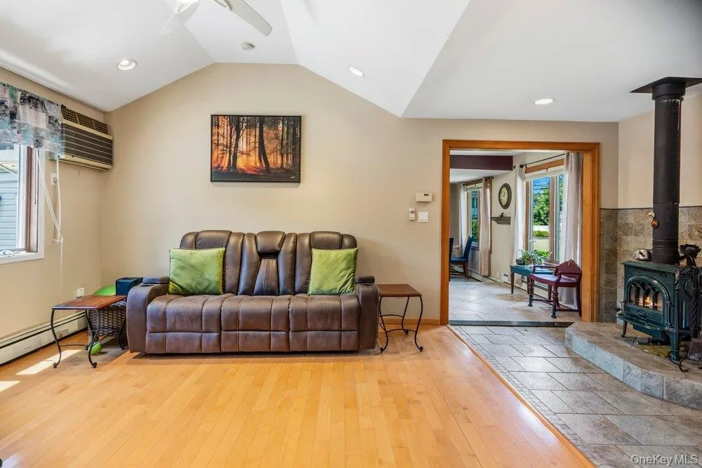 76 Alton Road Babylon, NY 11702