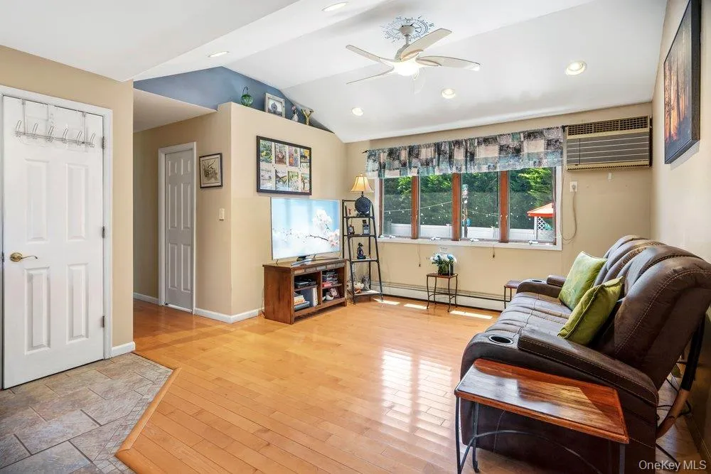 76 Alton Road Babylon, NY 11702