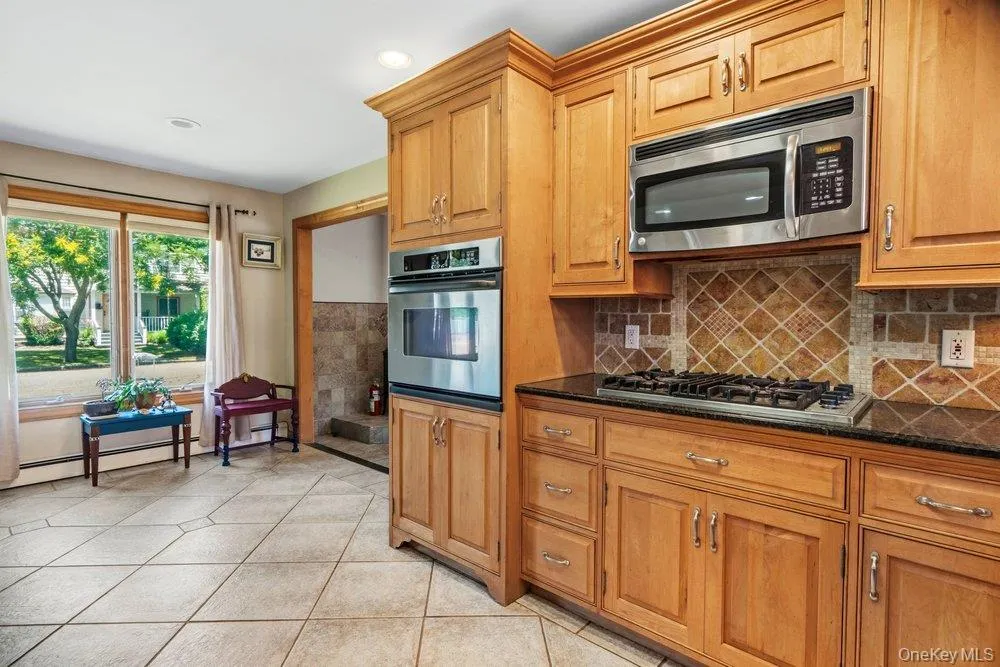76 Alton Road Babylon, NY 11702