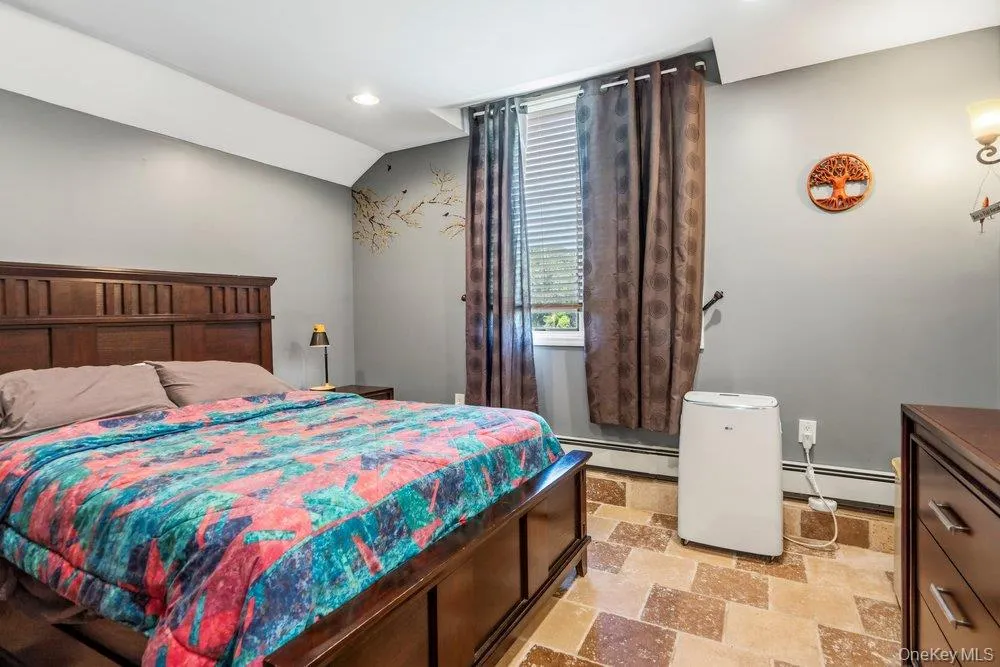 76 Alton Road Babylon, NY 11702