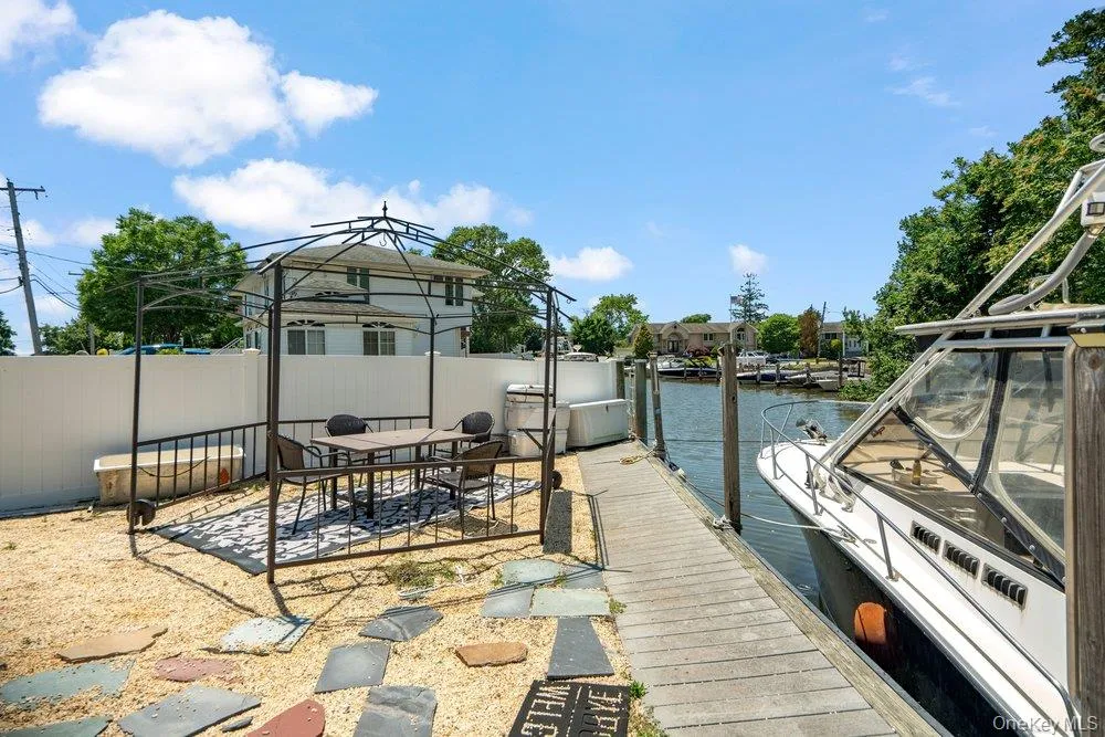 76 Alton Road Babylon, NY 11702