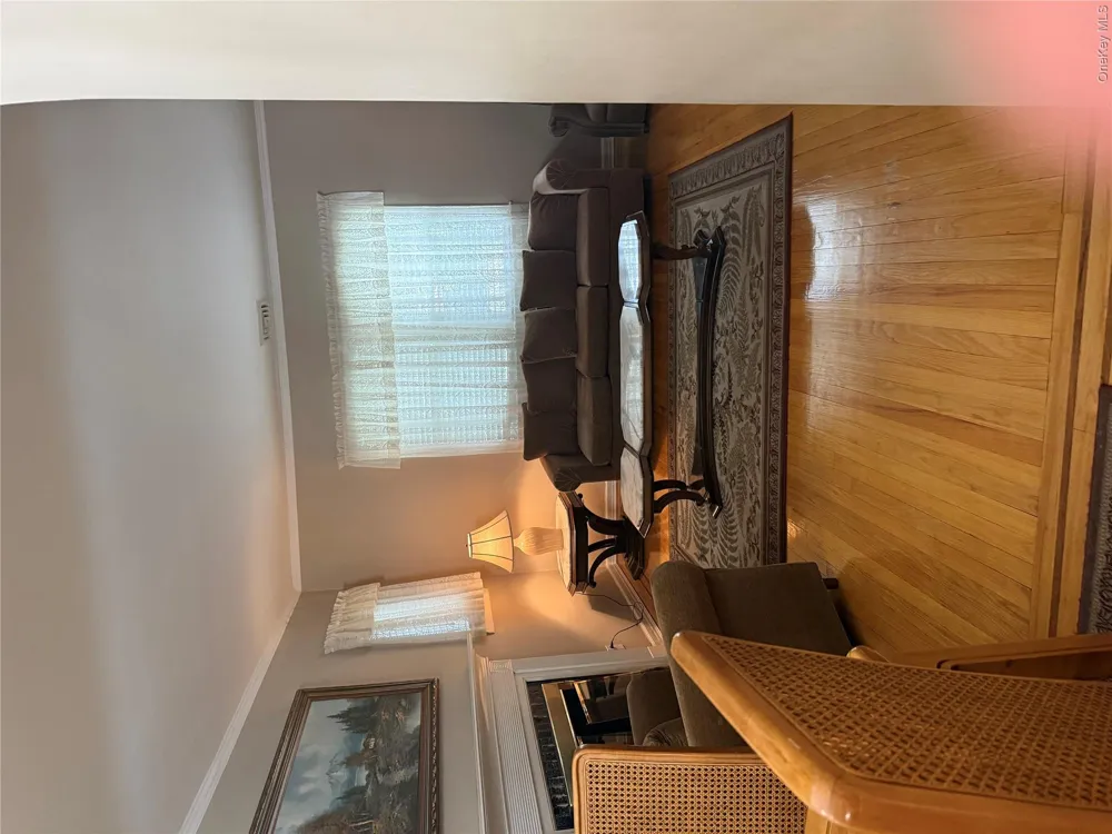 19 Aberdeen Road New Hyde Park, NY 11040