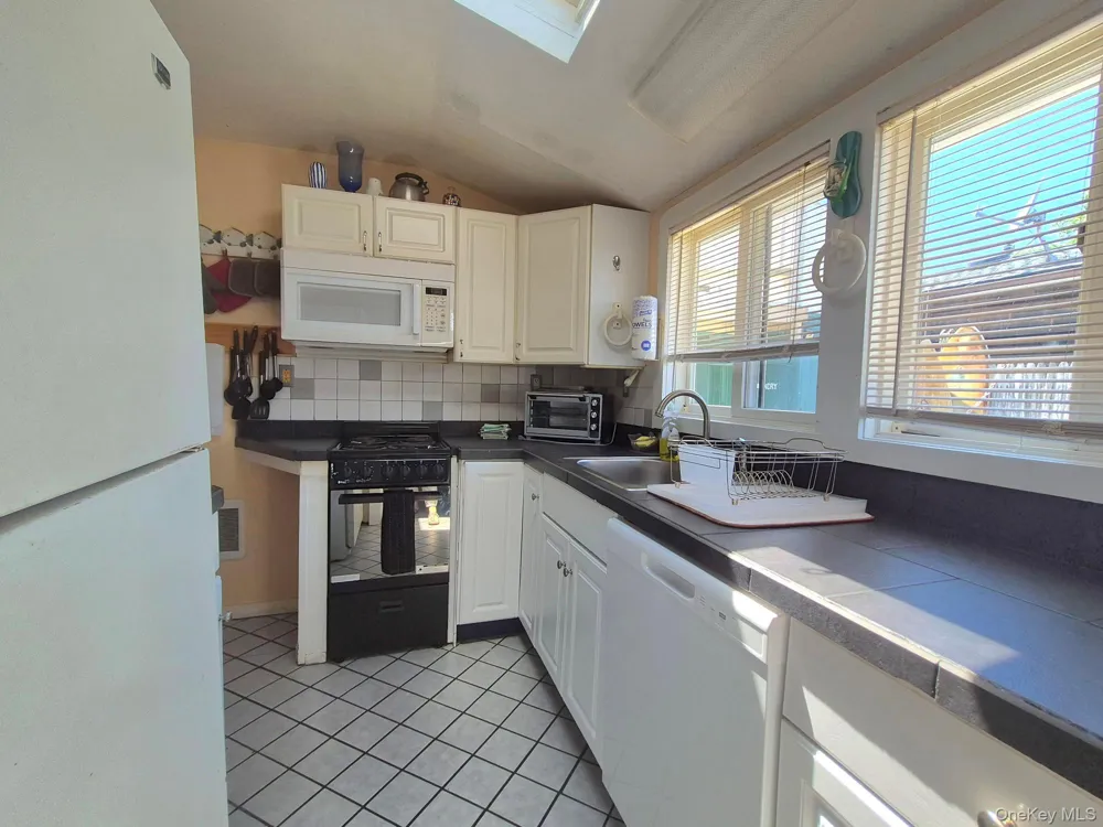 5-6 Bay Walk Ocean Beach, NY 11770