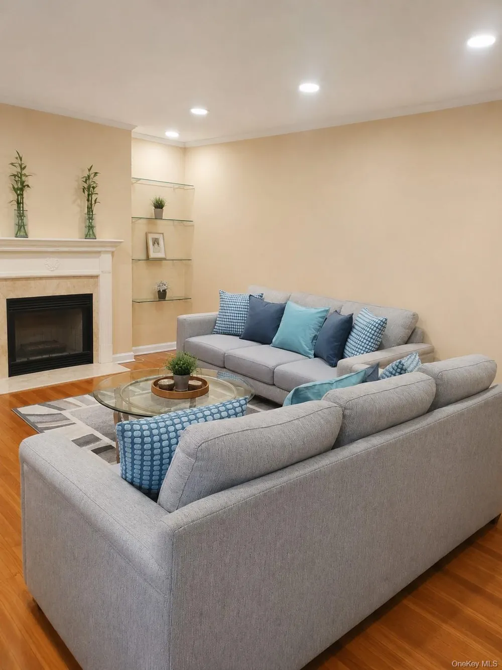61 Gateway Rockville Centre, NY 11570