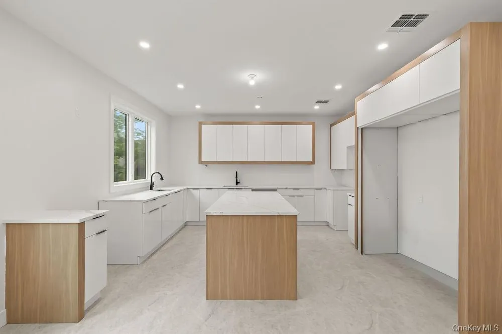 1 Homestead #202 Monsey, NY 10952