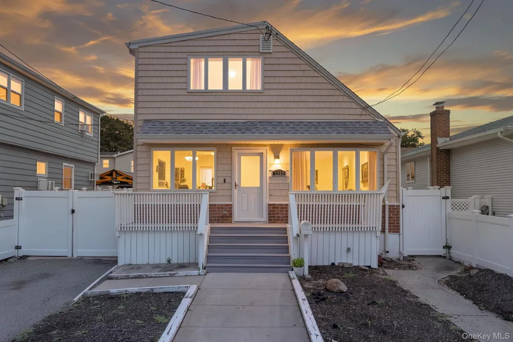 2383 Riverside Drive Wantagh, NY 11793