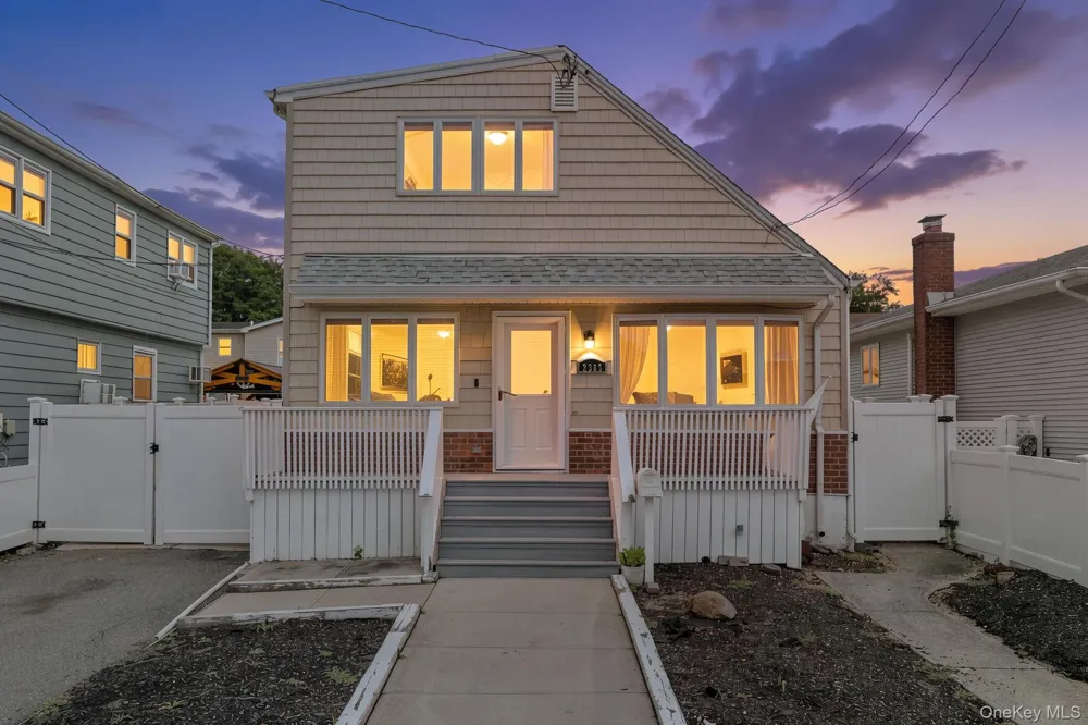 2383 Riverside Drive Wantagh, NY 11793