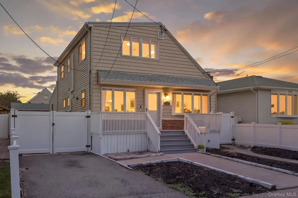 2383 Riverside Drive Wantagh, NY 11793
