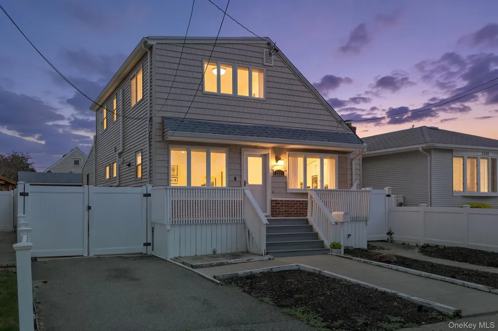 2383 Riverside Drive Wantagh, NY 11793