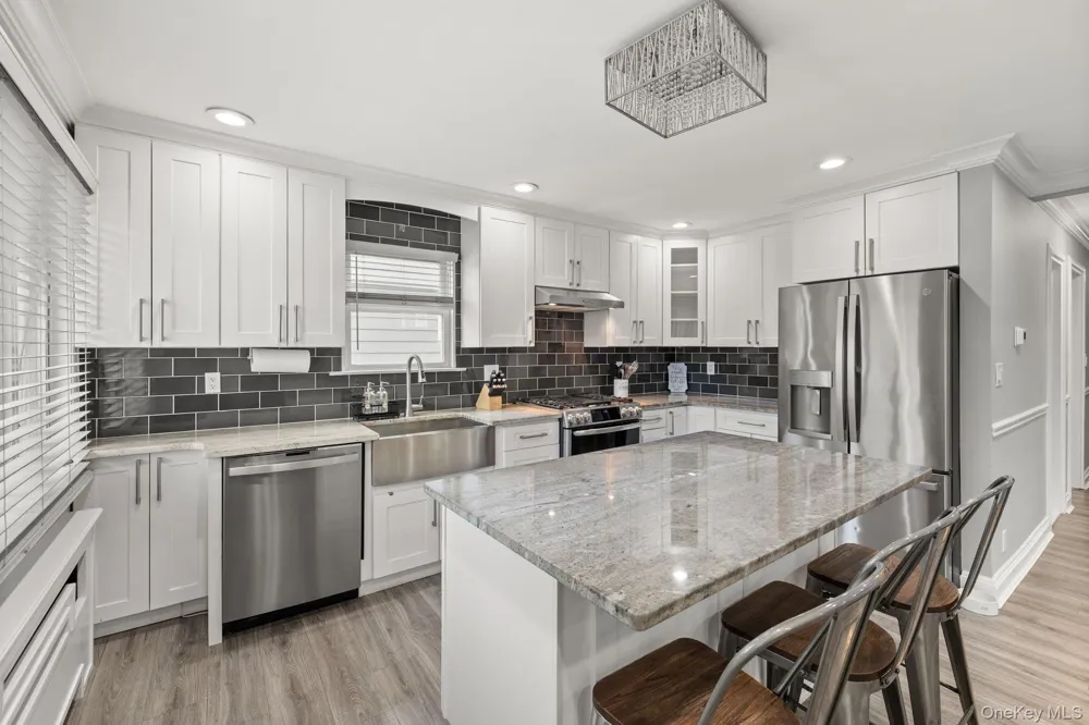 2383 Riverside Drive Wantagh, NY 11793