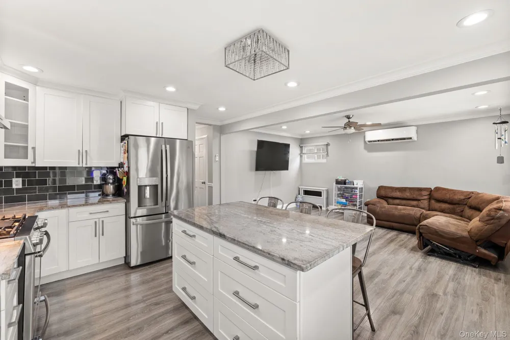 2383 Riverside Drive Wantagh, NY 11793