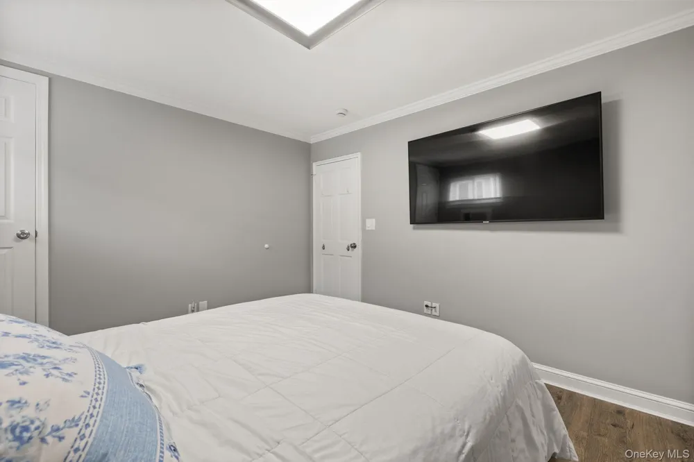 2383 Riverside Drive Wantagh, NY 11793