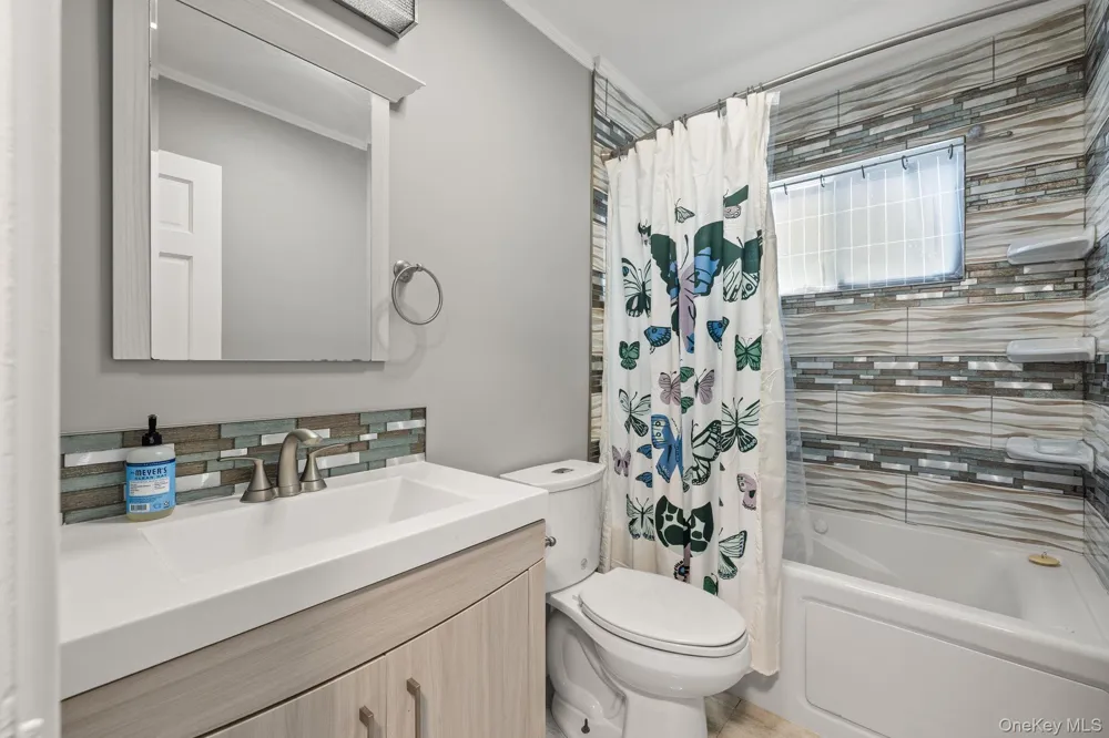 2383 Riverside Drive Wantagh, NY 11793