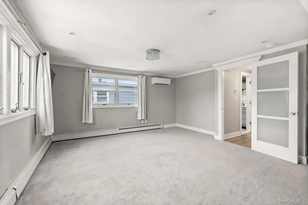 2383 Riverside Drive Wantagh, NY 11793