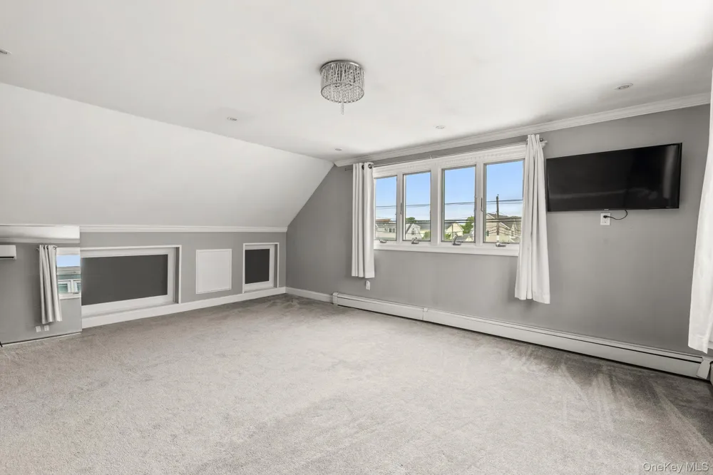 2383 Riverside Drive Wantagh, NY 11793