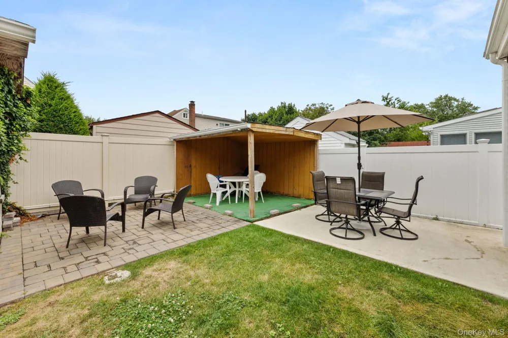 2383 Riverside Drive Wantagh, NY 11793
