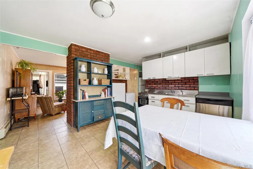 161 Duckpond Drive Wantagh, NY 11793
