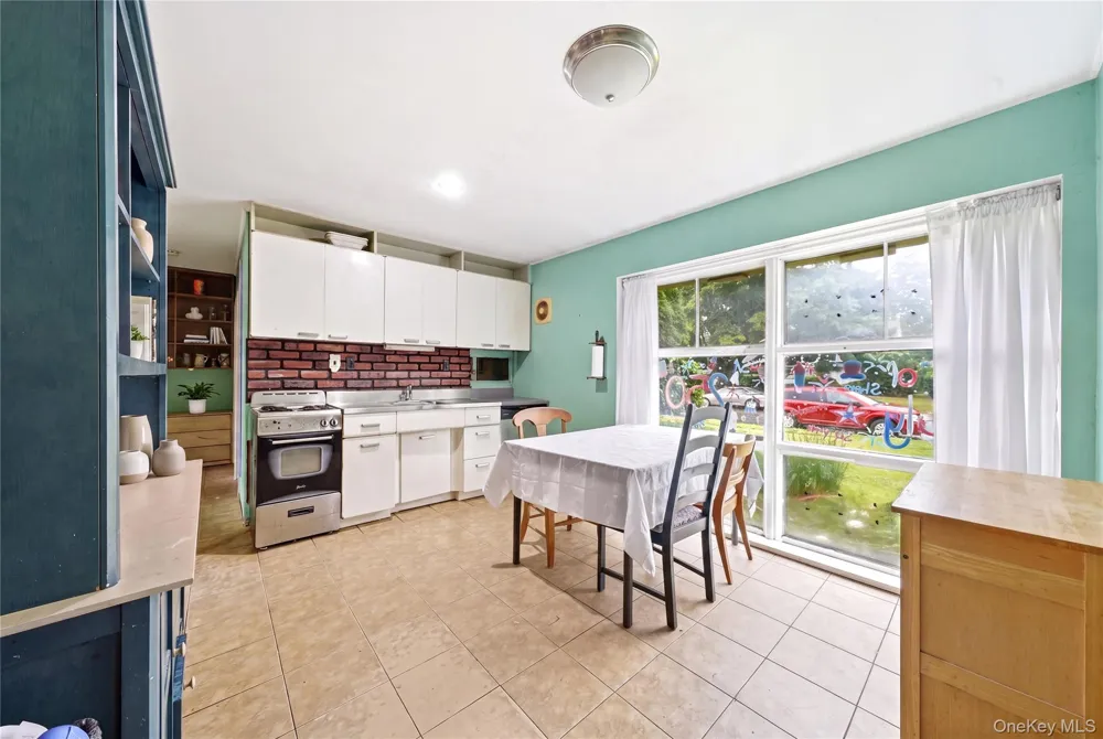 161 Duckpond Drive Wantagh, NY 11793