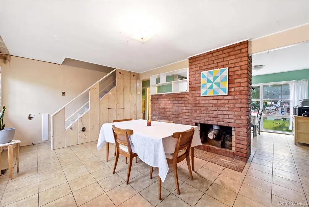 161 Duckpond Drive Wantagh, NY 11793