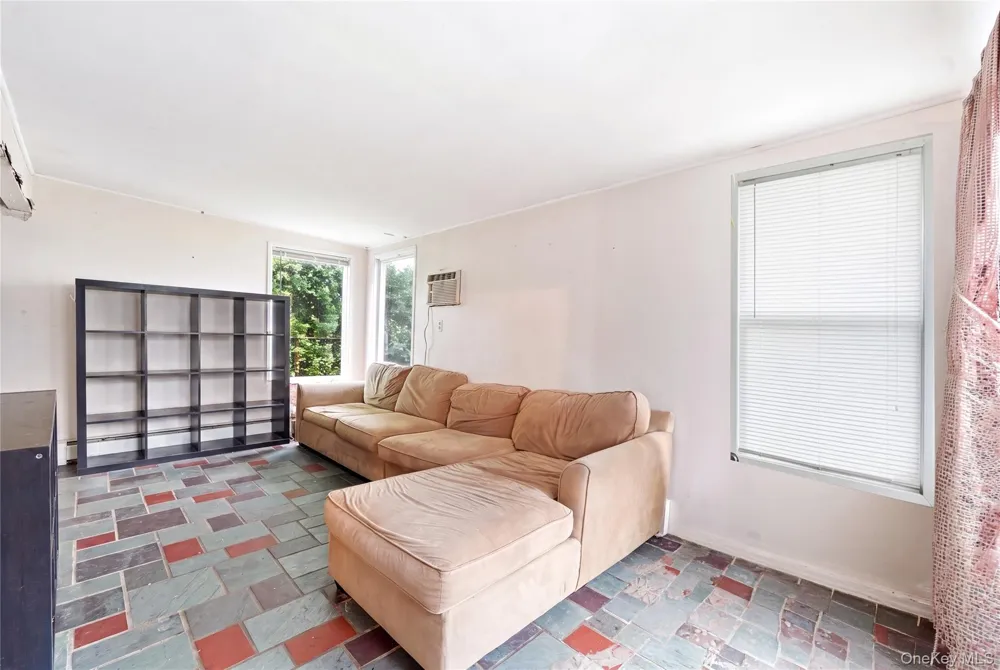 161 Duckpond Drive Wantagh, NY 11793