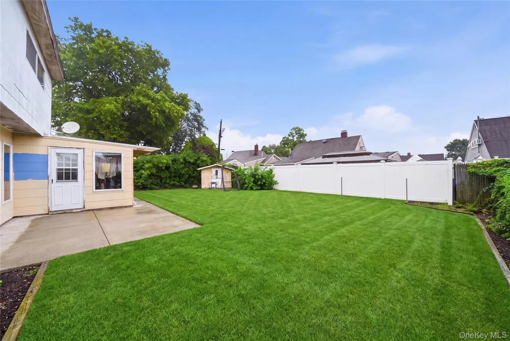 161 Duckpond Drive Wantagh, NY 11793