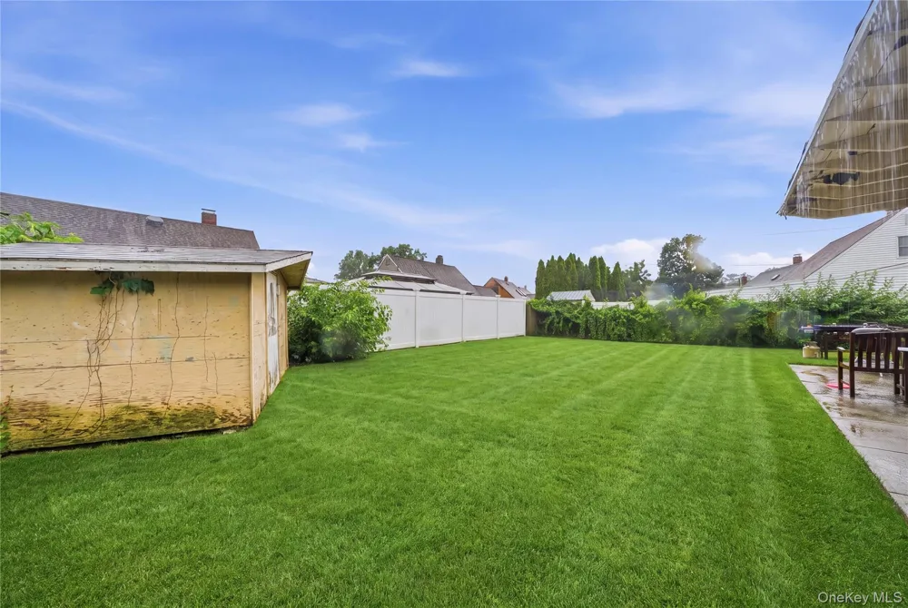 161 Duckpond Drive Wantagh, NY 11793