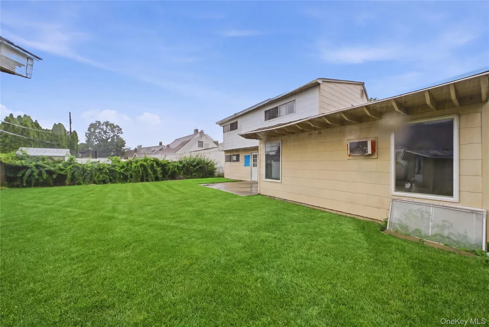 161 Duckpond Drive Wantagh, NY 11793