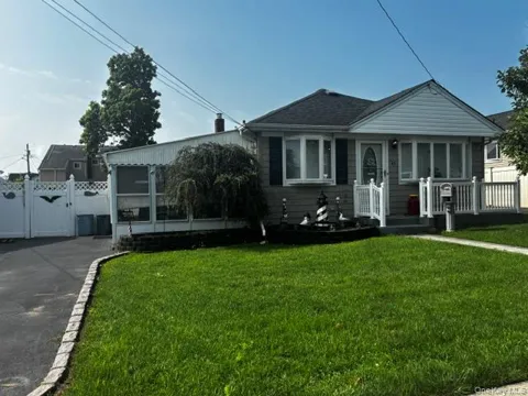 45 W Clearwater Road