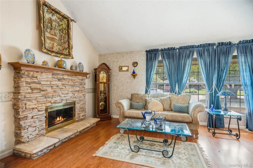 820 Greenbelt Parkway W Holbrook, NY 11741