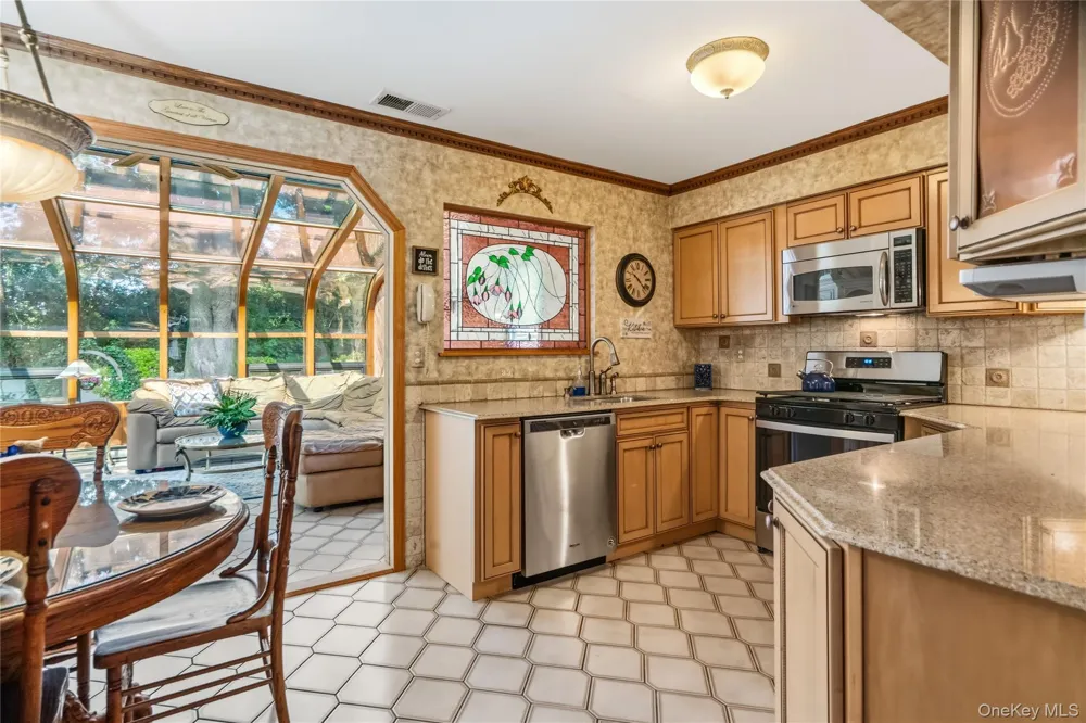820 Greenbelt Parkway W Holbrook, NY 11741