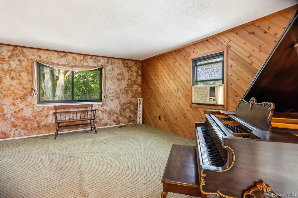 820 Greenbelt Parkway W Holbrook, NY 11741