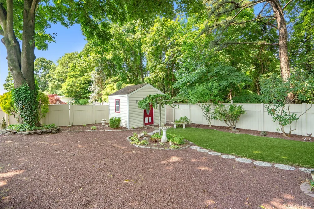 820 Greenbelt Parkway W Holbrook, NY 11741