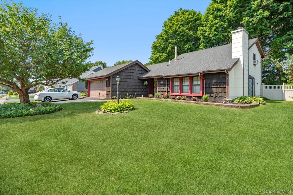820 Greenbelt Parkway W Holbrook, NY 11741