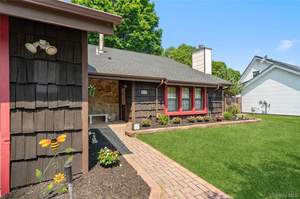 820 Greenbelt Parkway W Holbrook, NY 11741