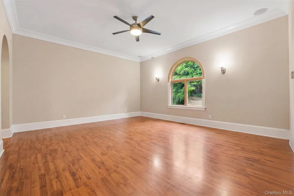 59 Country Knolls Lane Mahopac, NY 10541